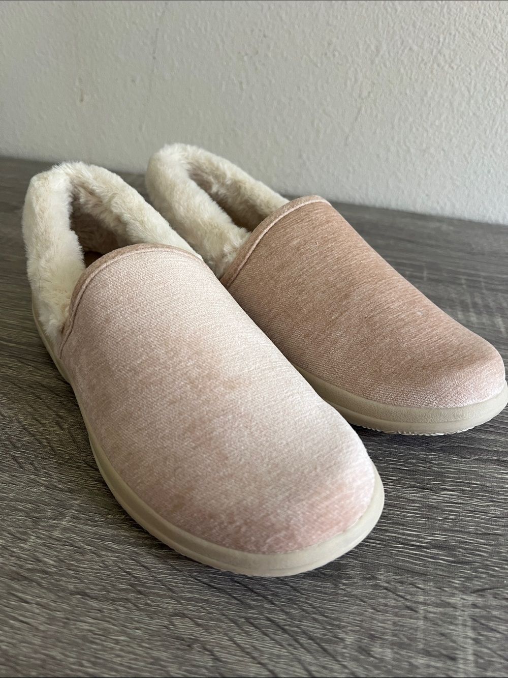 New Vionic Clare Cozy Pink Orthotic Arch Support Slippers Women’s Velvet Pink 7